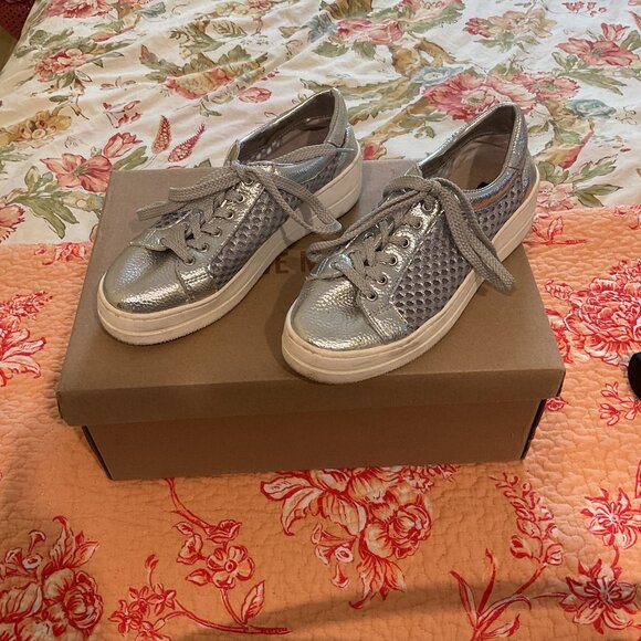 Steve Madden Platform Sneakers - Picture 1 of 1